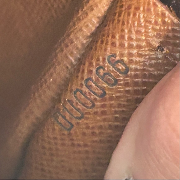 Louis Vuitton Monogram Canvas Shoulder Bag - Picture 13 of 13